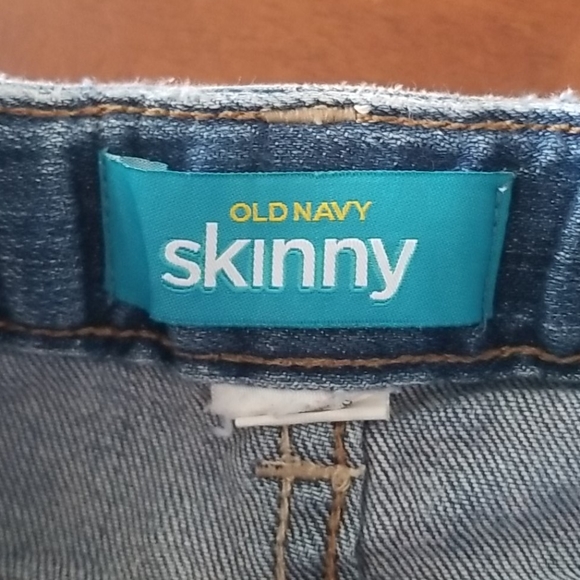 Shorts - Picture 2 of 3